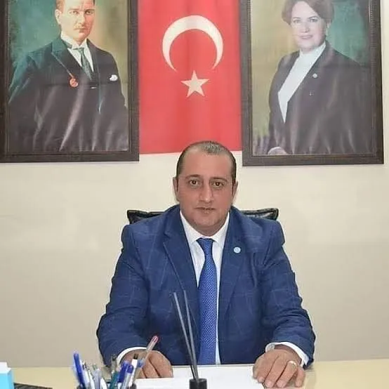 İYİ Parti Kozlu İlçe Başkanı Ender Adıbaş  19 Ekim Muhtarlar Gününü kutladı.