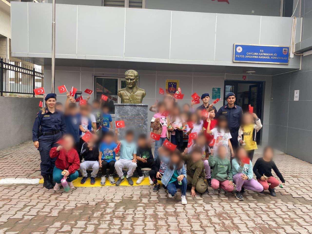 Öğrenciler karakolu gezdi 