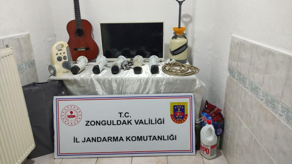 Eve giren hırsız yakalandı 