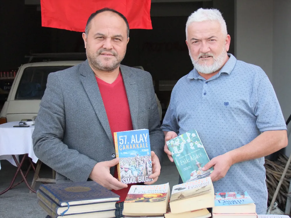 EMEKLİ POLİS BÜRO AMİRİNDEN KİTAP BAĞIŞI