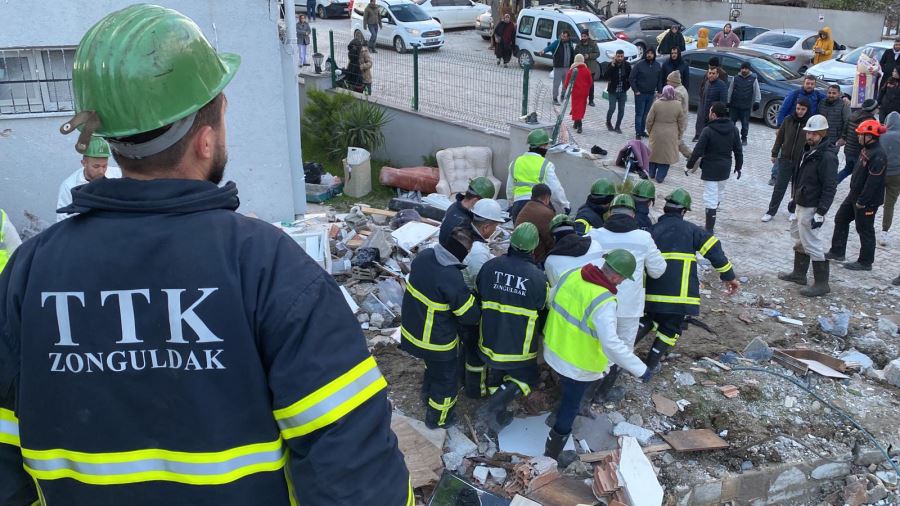 GMİS YÖNETİMİ, 3 BİN 550 MADEN İŞÇİSİYLE DEPREM BÖLGESİNDE