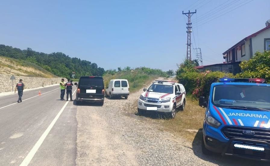 Cinsel saldırı suçundan aranan bir kişi uygulamada yakalandı