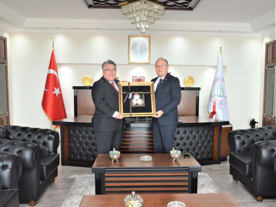 Vali Tutulmaz’dan Rektör Özölçer’e Veda Ziyareti