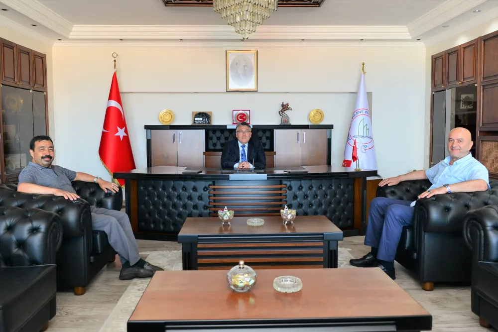 İKÇÜ Rektörü ve Mehir Vakfı’ndan Rektör Özölçer’e Ziyaret