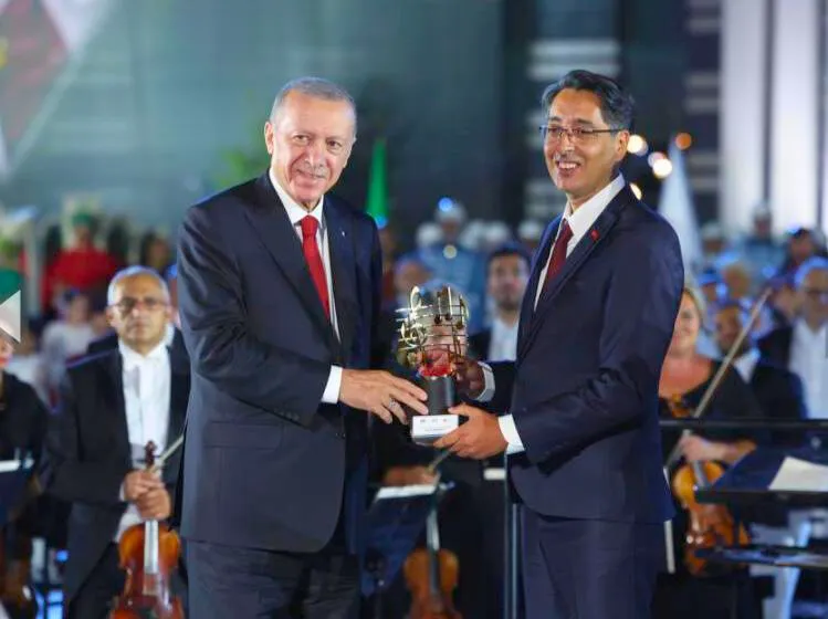 ‘100. Yıl Marşını bestelemiş olmanın gururu kelimelerle anlatılamayacak kadar eşsiz’
