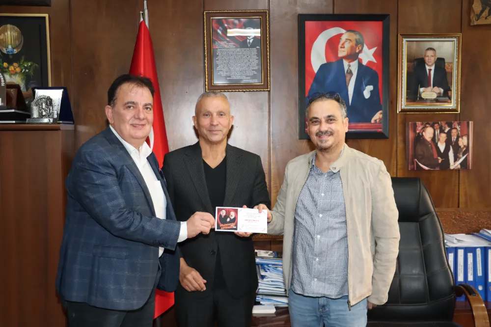 TİYATRO OYUNUNA DAVET ETTİLER