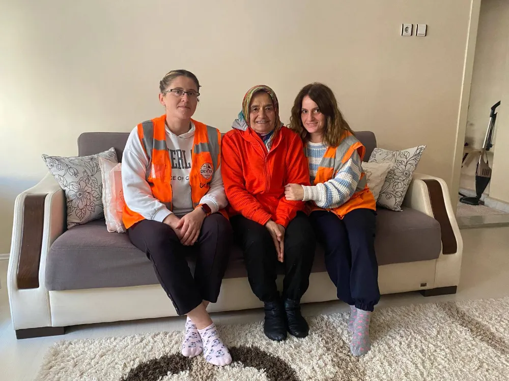 Ekipler, evin her noktasını pırıl pırıl yapıyor