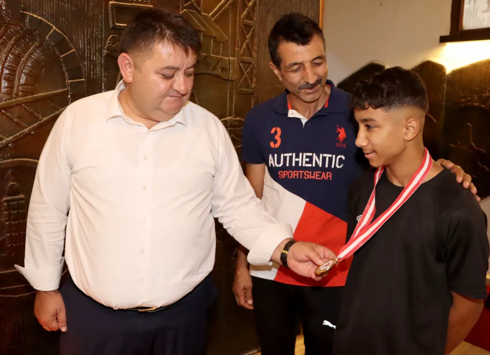 ŞAMPİYONDAN GMİS’E ZİYARET