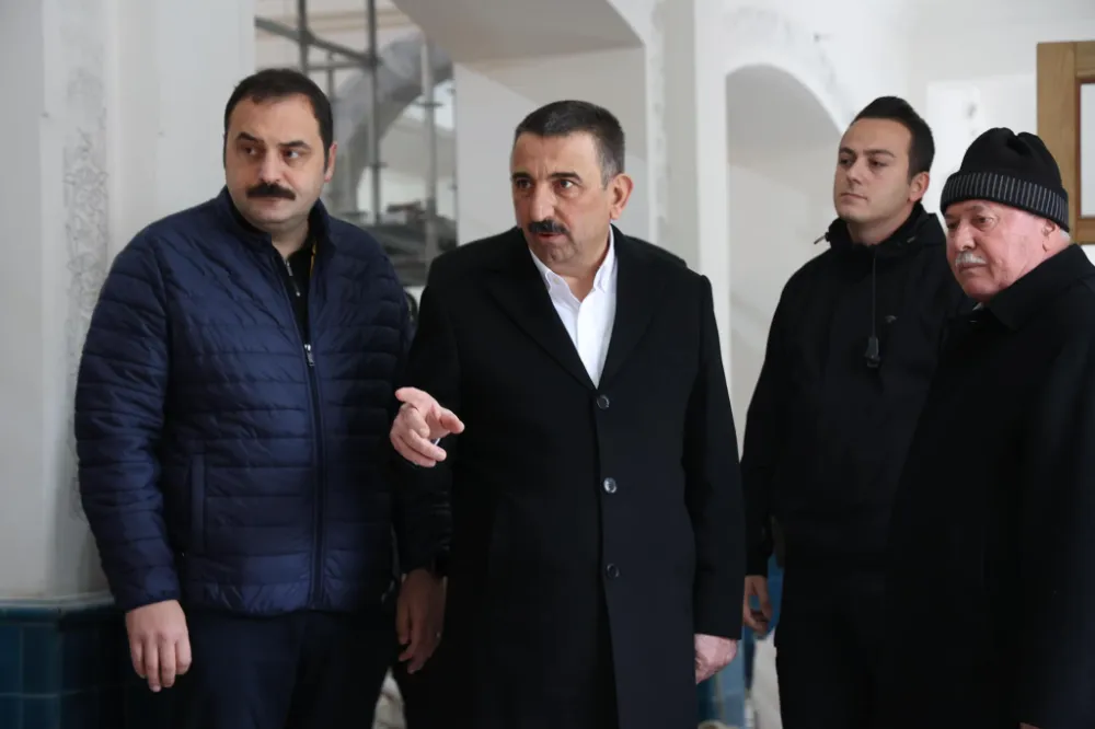 VALİ, AZİZİYE CAMİİ RESTORASYON ÇALIŞMALARINI İNCELEDİ