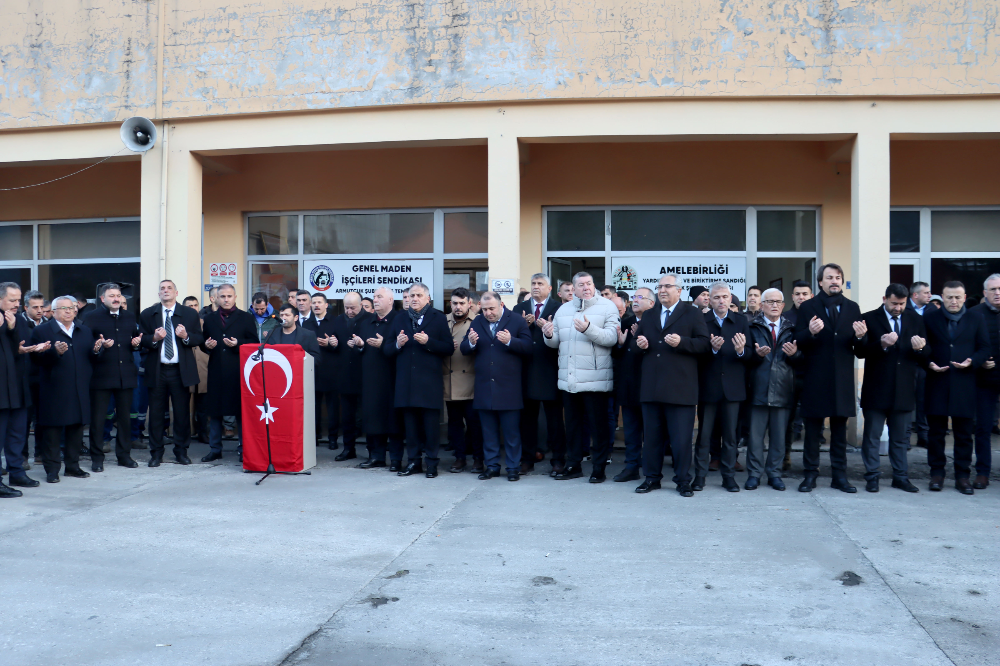 103 MADENCİ İÇİN ANMA TÖRENİ