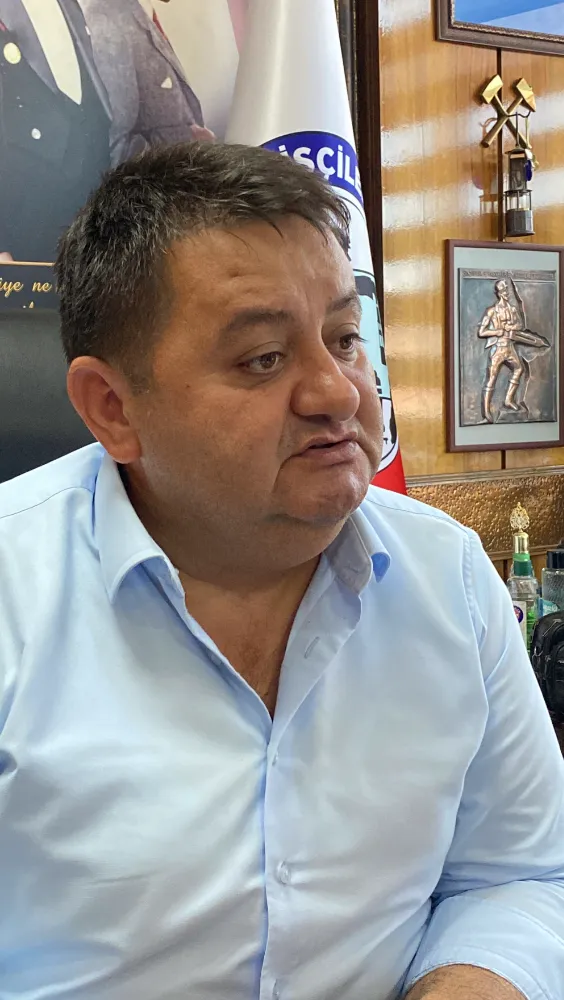 Metan gazı sonucu şehit olan askerlerimizi maden işçileri mağaradan çıkarttı